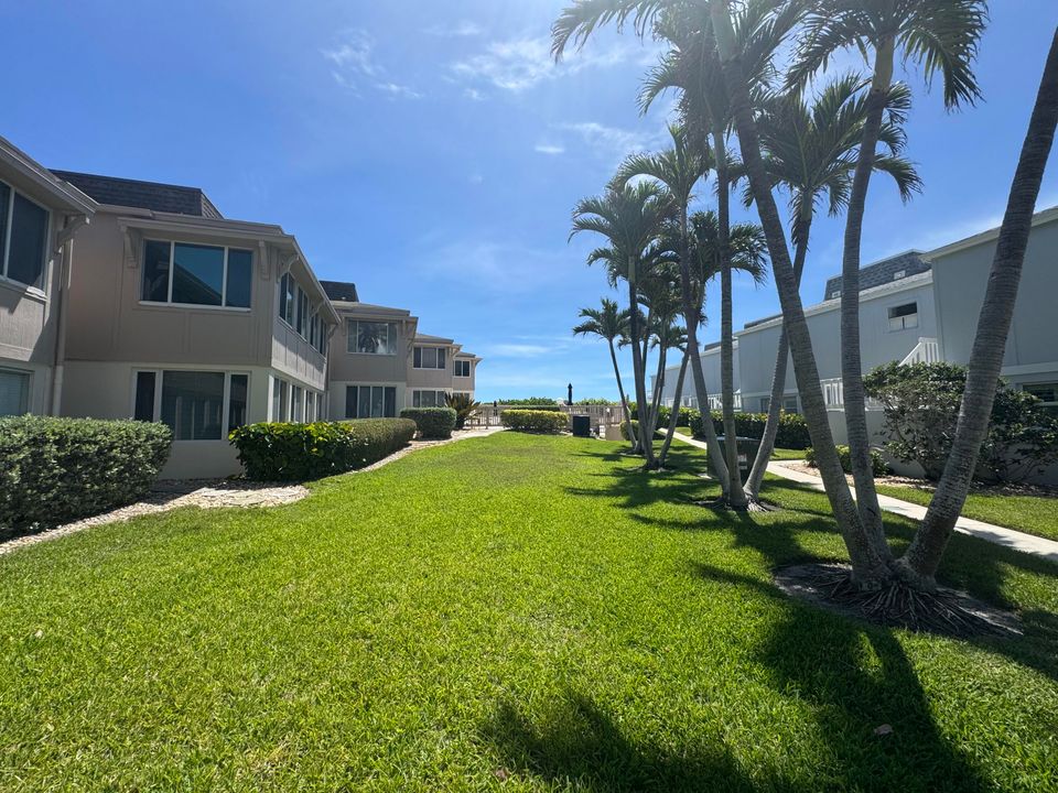 For Rent: $3,500 (2 beds, 1 baths, 925 Square Feet)