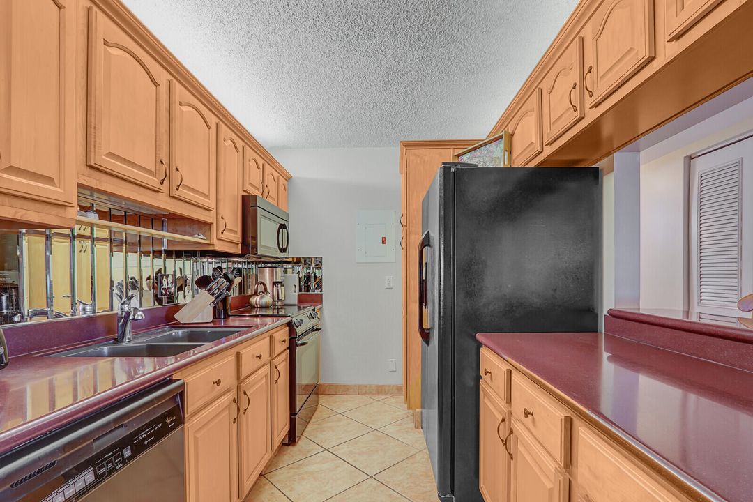 В аренду: $3,200 (2 спален, 2 ванн, 1090 Квадратных фут)