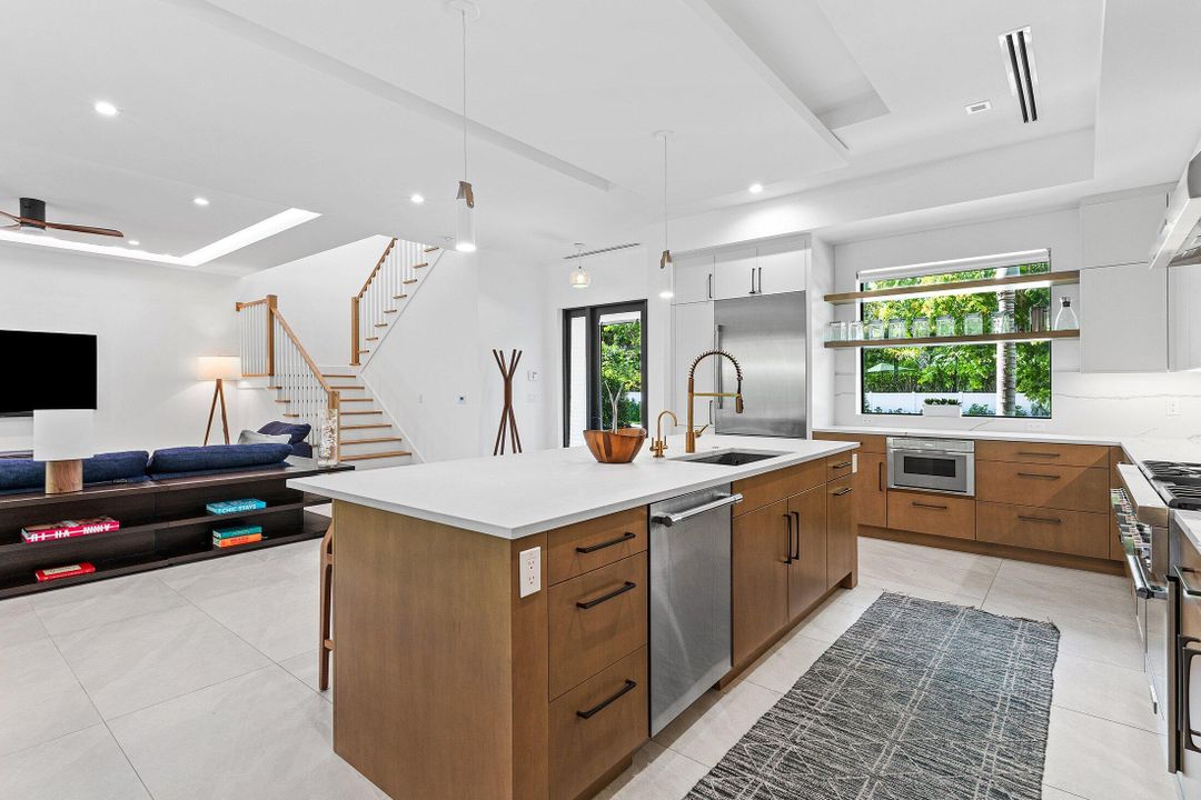 For Rent: $32,000 (4 beds, 3 baths, 3390 Square Feet)