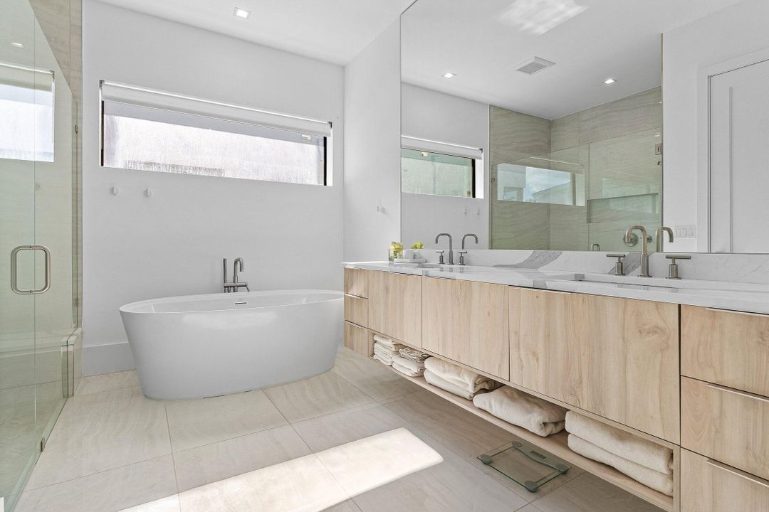 For Rent: $32,000 (4 beds, 3 baths, 3390 Square Feet)