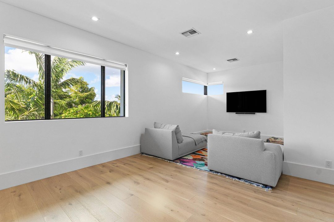 For Rent: $32,000 (4 beds, 3 baths, 3390 Square Feet)