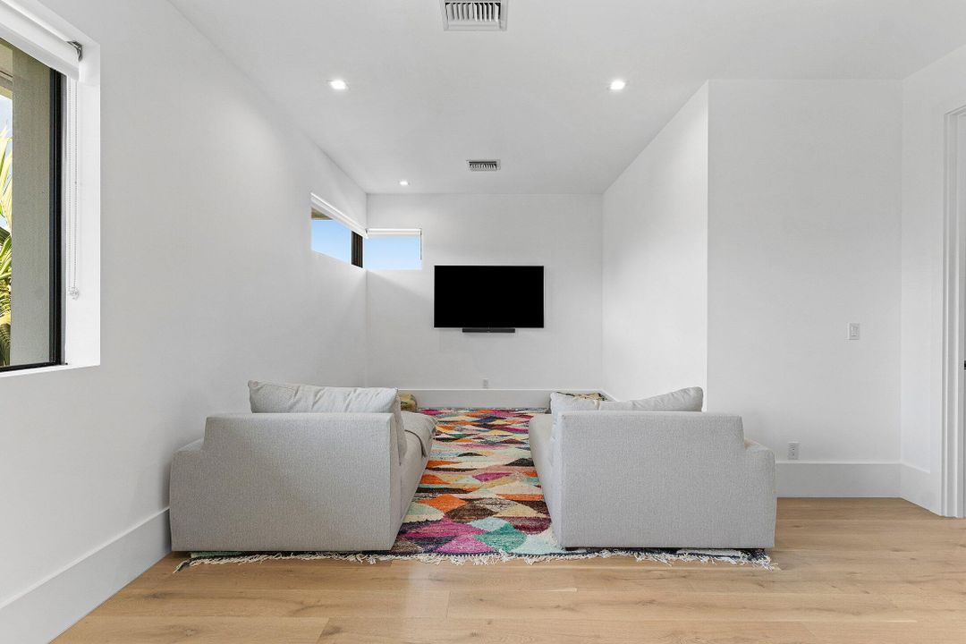 For Rent: $32,000 (4 beds, 3 baths, 3390 Square Feet)