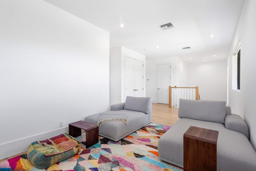 For Rent: $32,000 (4 beds, 3 baths, 3390 Square Feet)