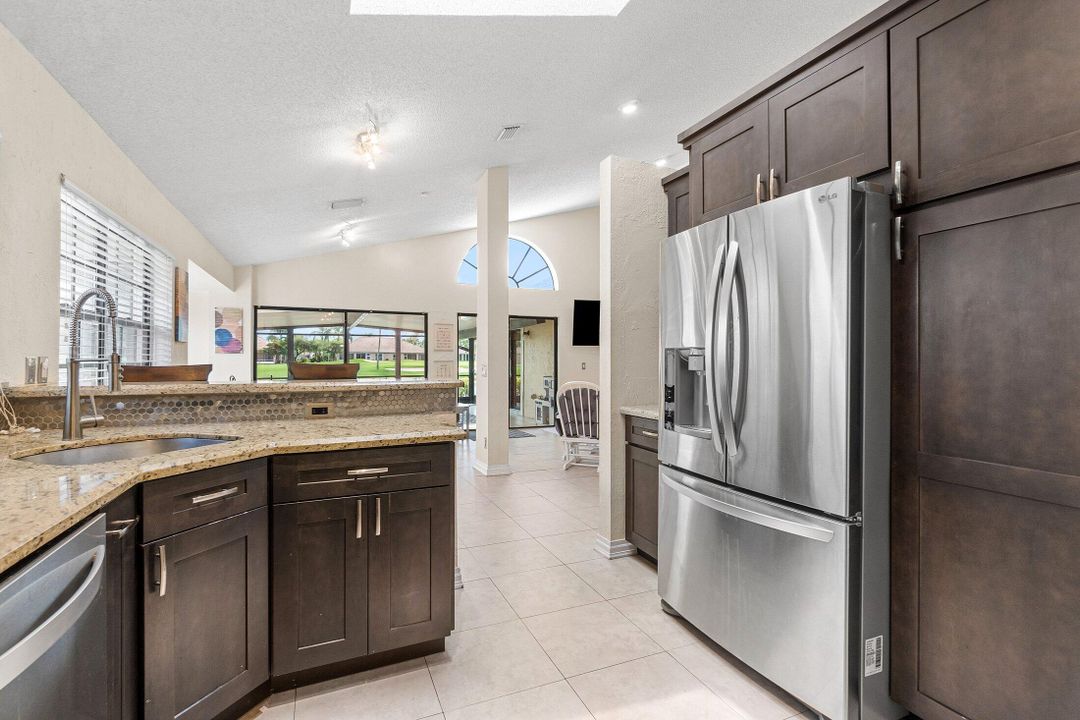 Active With Contract: $195,000 (3 beds, 3 baths, 1809 Square Feet)