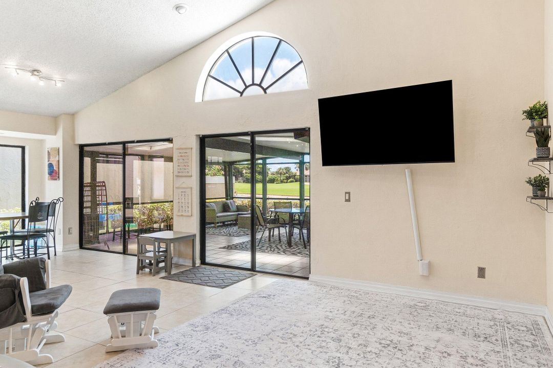 Active With Contract: $195,000 (3 beds, 3 baths, 1809 Square Feet)