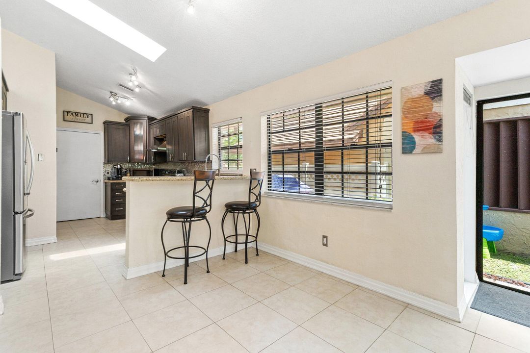 Active With Contract: $195,000 (3 beds, 3 baths, 1809 Square Feet)