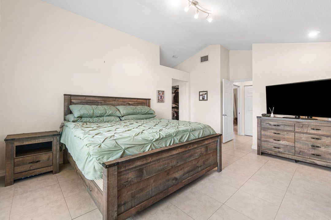 Active With Contract: $195,000 (3 beds, 3 baths, 1809 Square Feet)