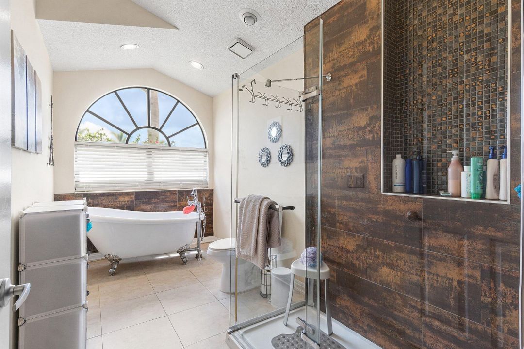 Active With Contract: $195,000 (3 beds, 3 baths, 1809 Square Feet)