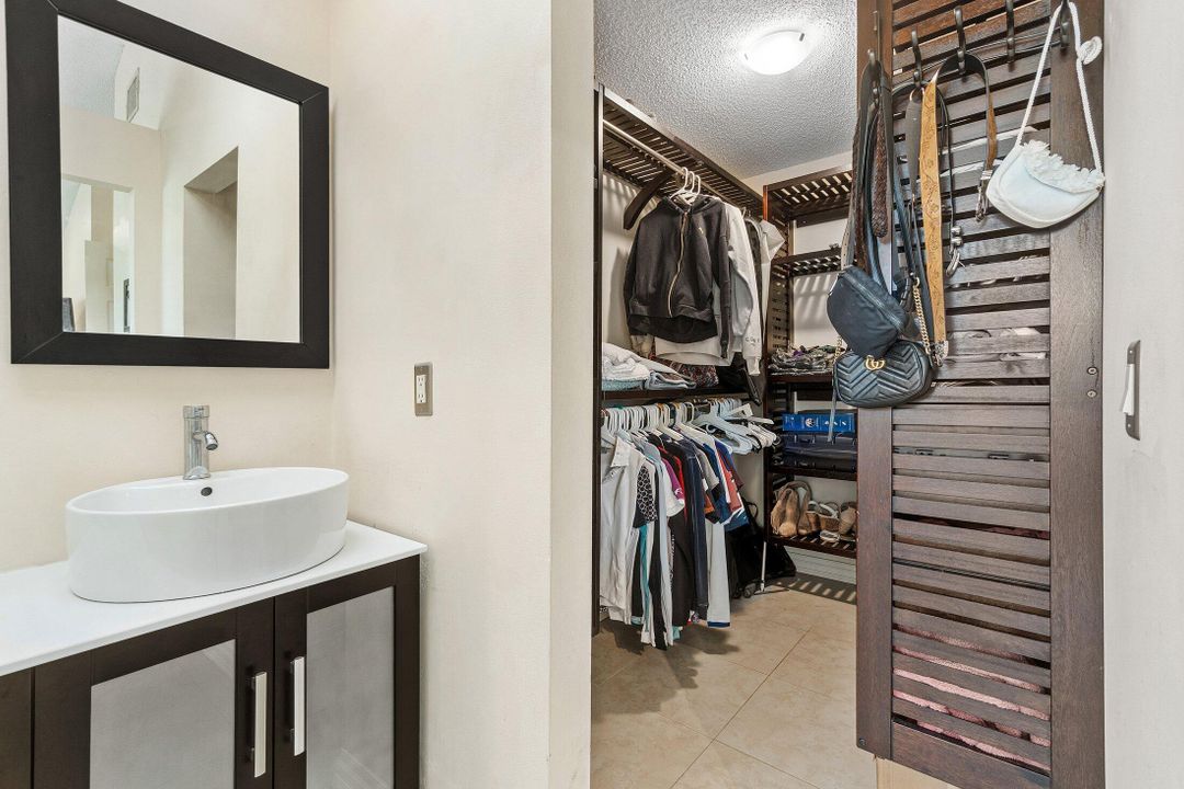 Active With Contract: $195,000 (3 beds, 3 baths, 1809 Square Feet)