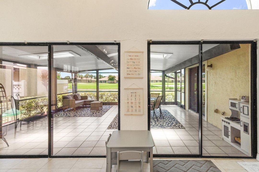 Active With Contract: $195,000 (3 beds, 3 baths, 1809 Square Feet)