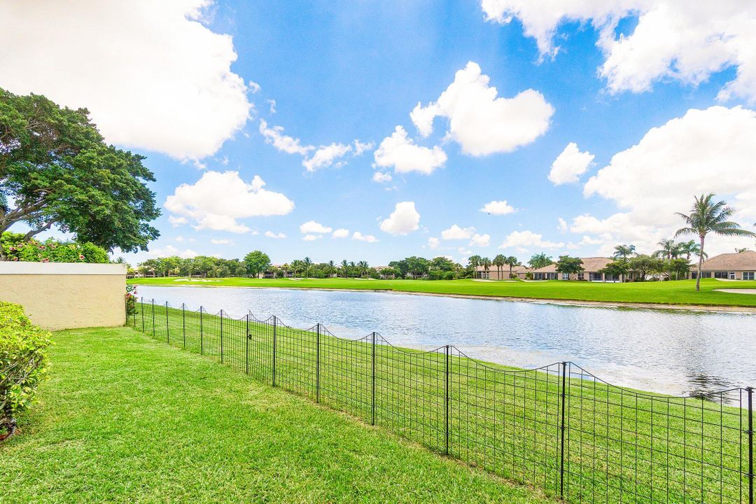 Active With Contract: $195,000 (3 beds, 3 baths, 1809 Square Feet)