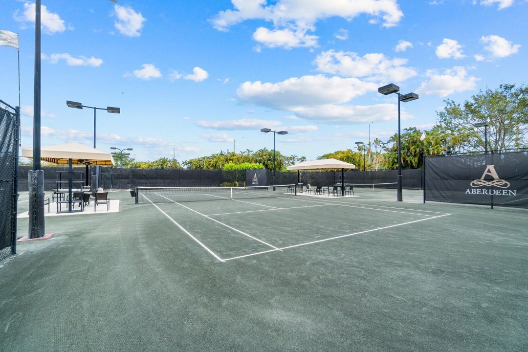 Active With Contract: $195,000 (3 beds, 3 baths, 1809 Square Feet)