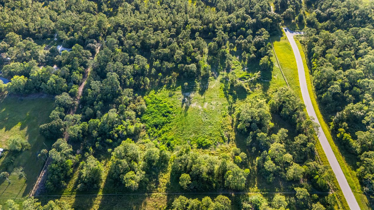 合同活跃: $1,200,000 (0 贝兹, 0 浴室, 0 平方英尺)