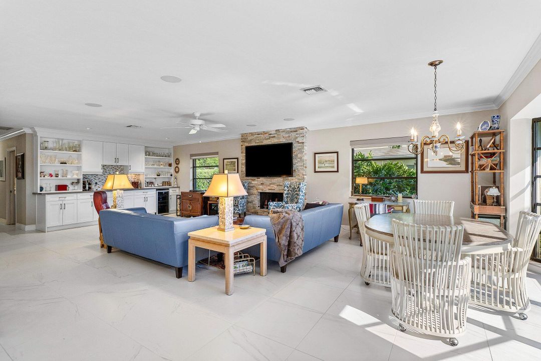 En Venta: $1,880,000 (4 camas, 3 baños, 2931 Pies cuadrados)