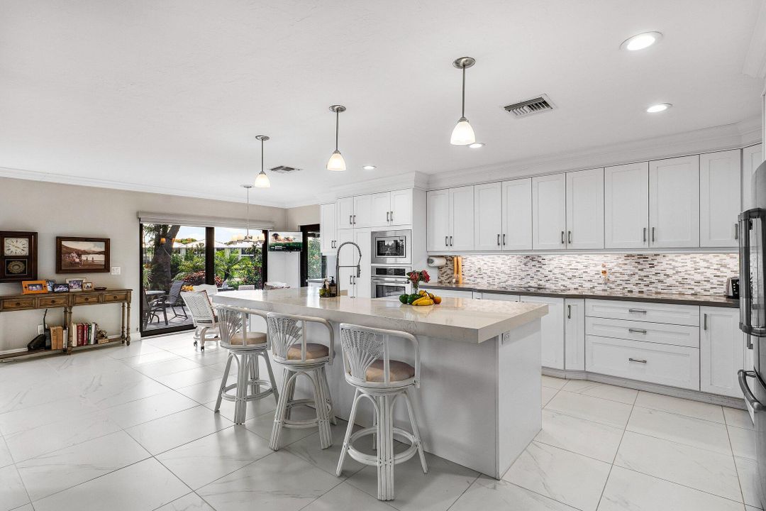 En Venta: $1,880,000 (4 camas, 3 baños, 2931 Pies cuadrados)