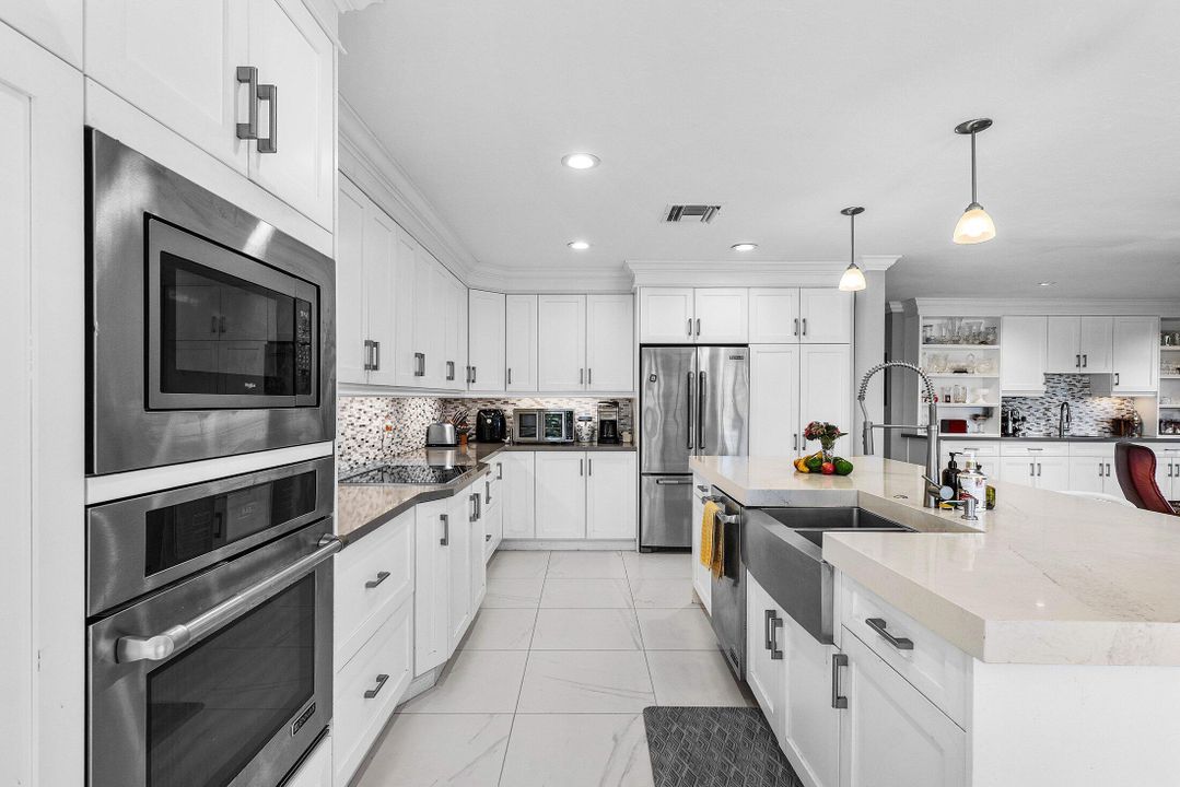 En Venta: $1,880,000 (4 camas, 3 baños, 2931 Pies cuadrados)