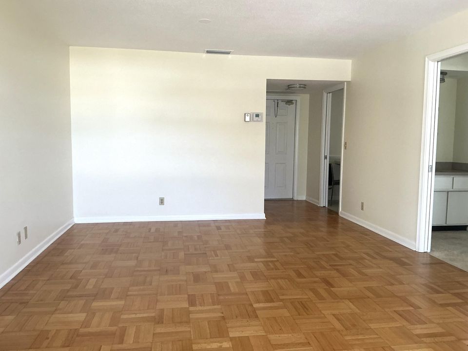 Activo con contrato: $1,900 (2 camas, 2 baños, 959 Pies cuadrados)