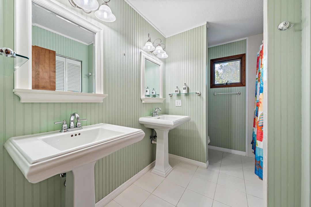 En Venta: $1,999,000 (5 camas, 3 baños, 3363 Pies cuadrados)