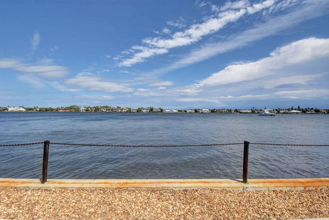 待售: $239,999 (2 贝兹, 2 浴室, 1030 平方英尺)