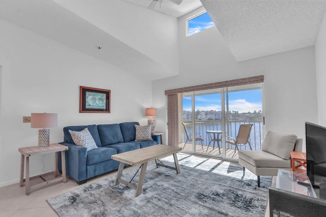 For Rent: $3,200 (2 beds, 2 baths, 1090 Square Feet)