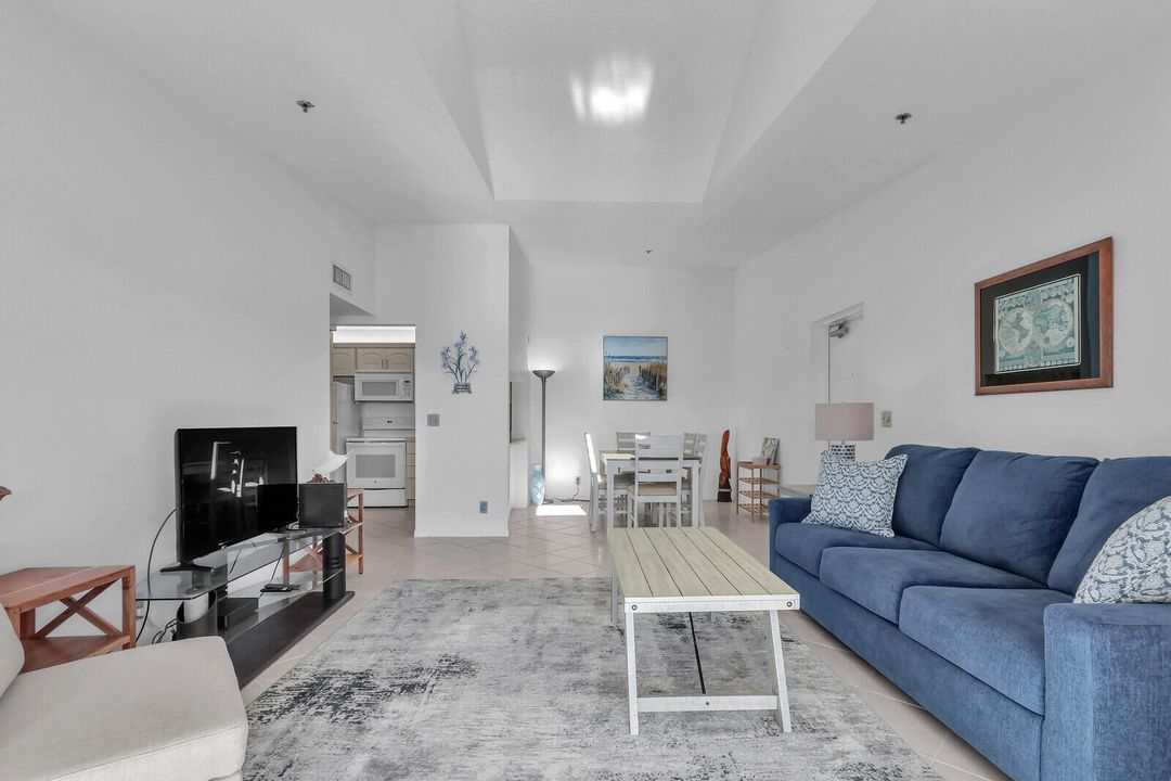 For Rent: $3,200 (2 beds, 2 baths, 1090 Square Feet)