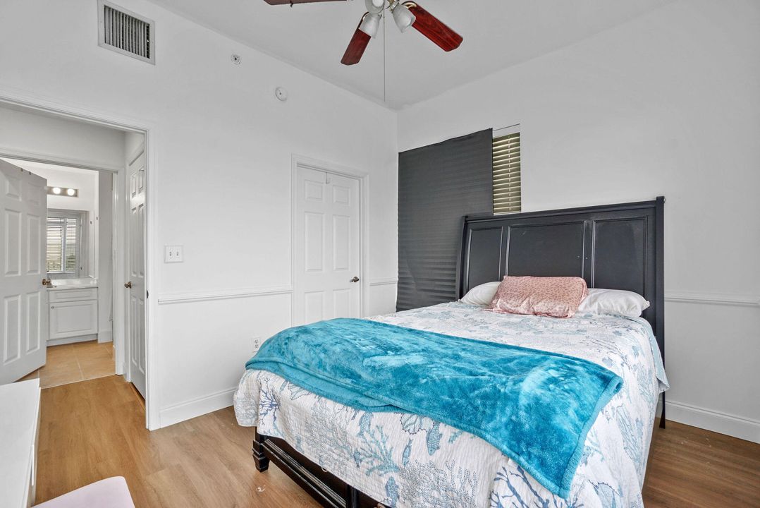 合同活跃: $2,400 (2 贝兹, 2 浴室, 1008 平方英尺)