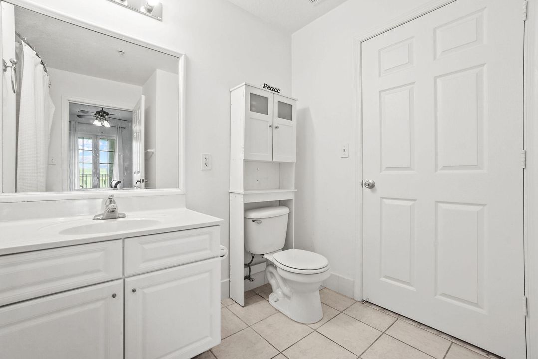 合同活跃: $2,400 (2 贝兹, 2 浴室, 1008 平方英尺)