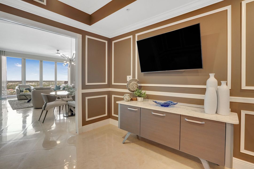 Active With Contract: $1,850,000 (2 beds, 2 baths, 1815 Square Feet)