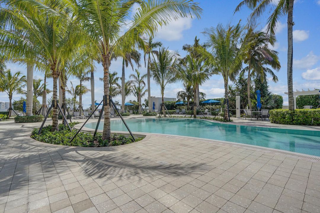 Active With Contract: $1,850,000 (2 beds, 2 baths, 1815 Square Feet)