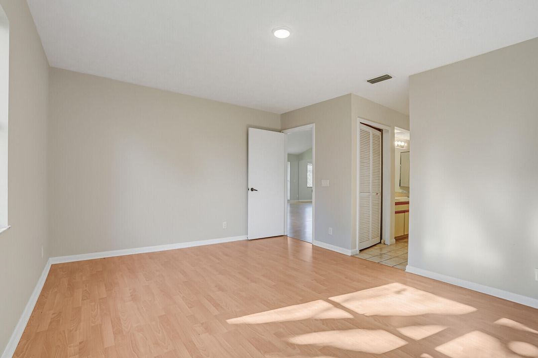 待售: $299,000 (2 贝兹, 2 浴室, 1617 平方英尺)