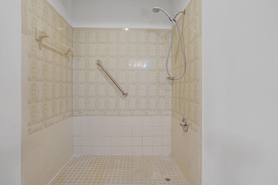 待售: $299,000 (2 贝兹, 2 浴室, 1617 平方英尺)