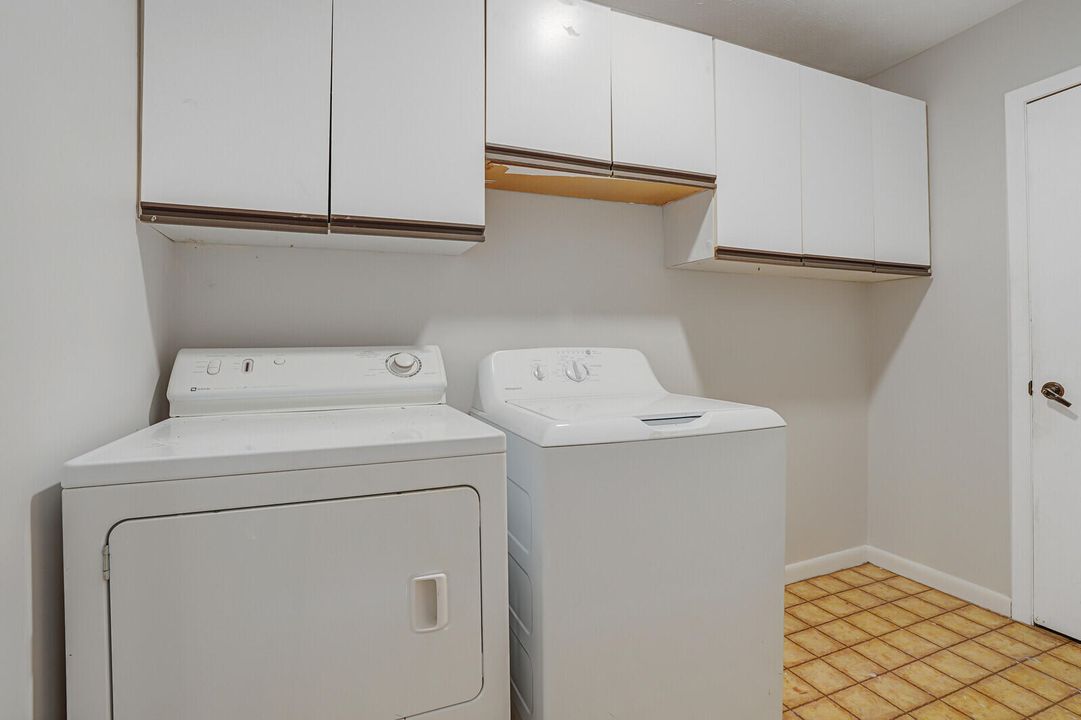 待售: $299,000 (2 贝兹, 2 浴室, 1617 平方英尺)