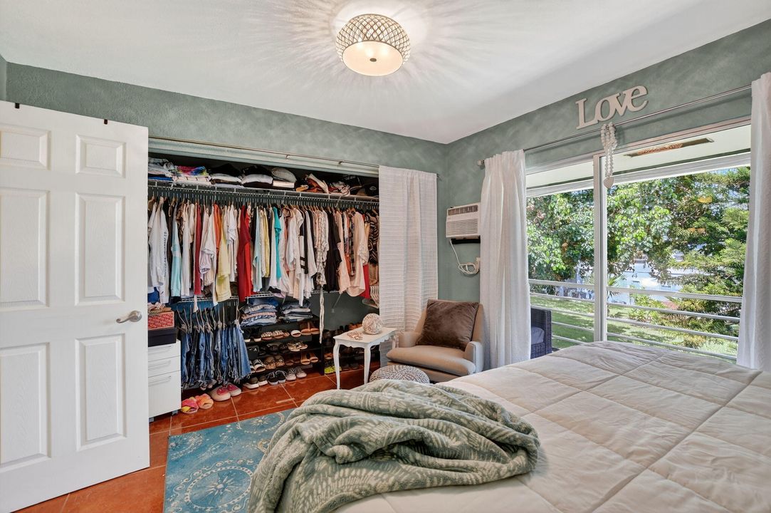 На продажу: $91,999 (1 спален, 1 ванн, 585 Квадратных фут)