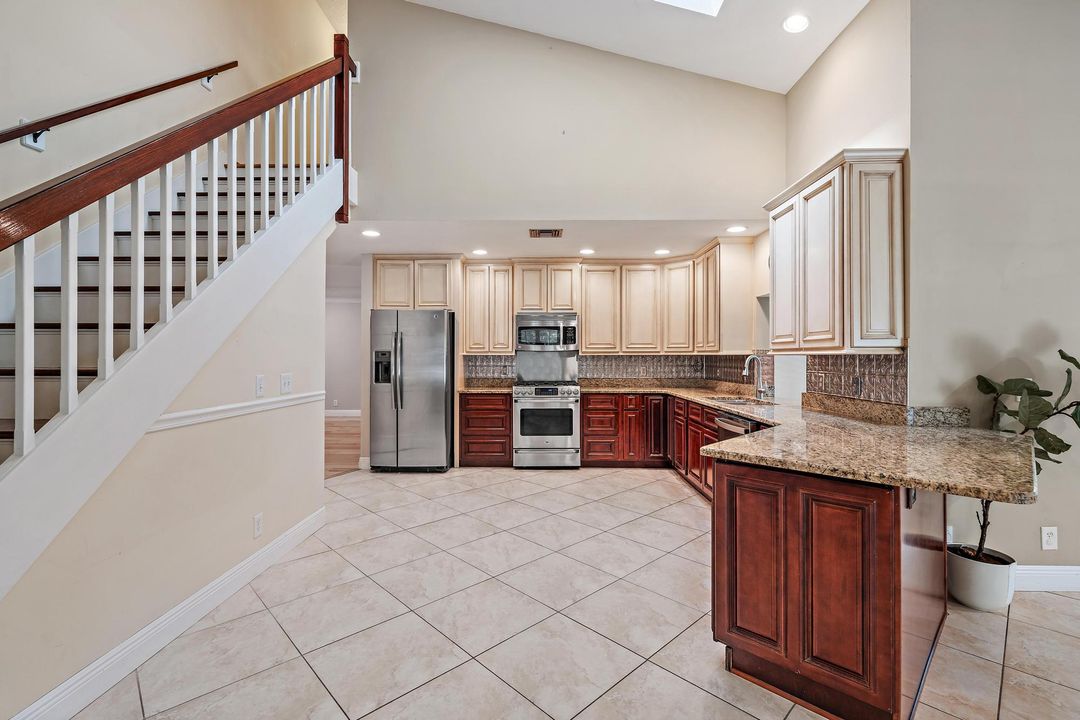 En Venta: $1,999,000 (5 camas, 3 baños, 3363 Pies cuadrados)