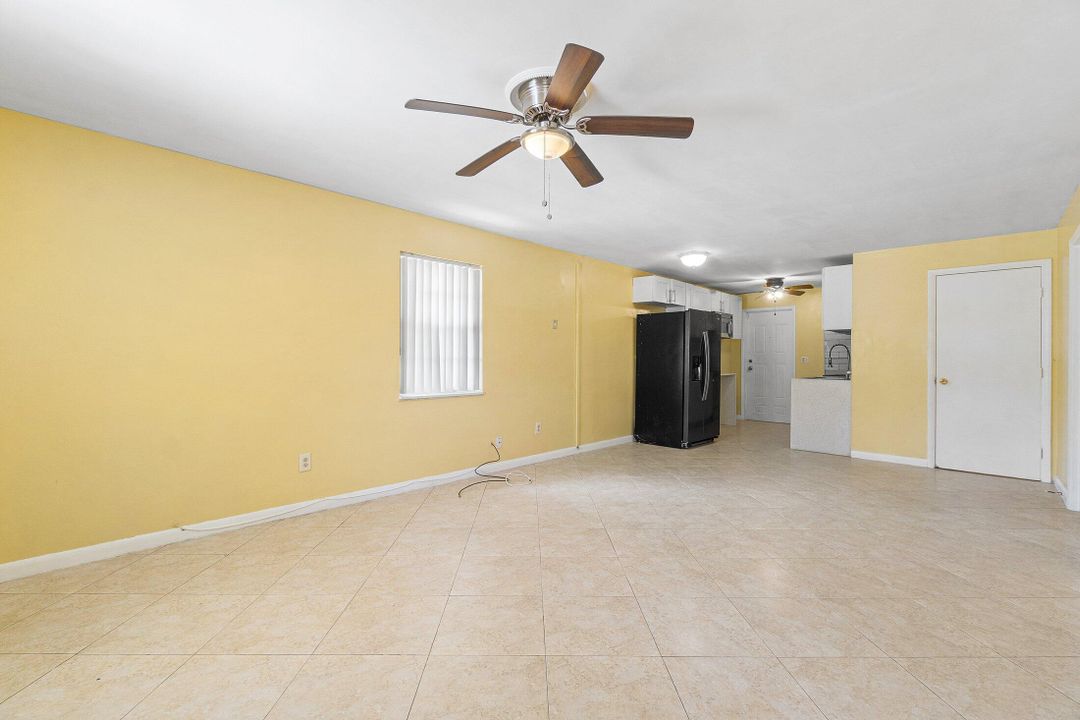 Под контрактом: $299,900 (3 спален, 2 ванн, 1062 Квадратных фут)