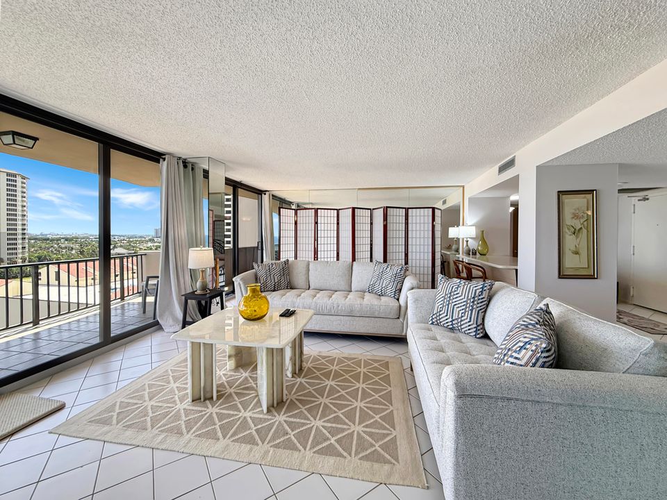 合同活跃: $6,000 (2 贝兹, 2 浴室, 1432 平方英尺)