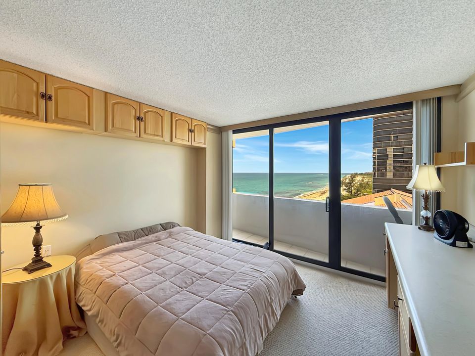 合同活跃: $6,000 (2 贝兹, 2 浴室, 1432 平方英尺)