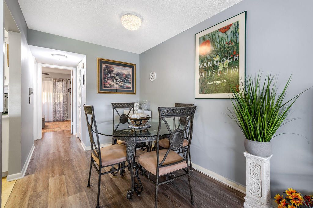 待售: $69,900 (1 贝兹, 1 浴室, 585 平方英尺)