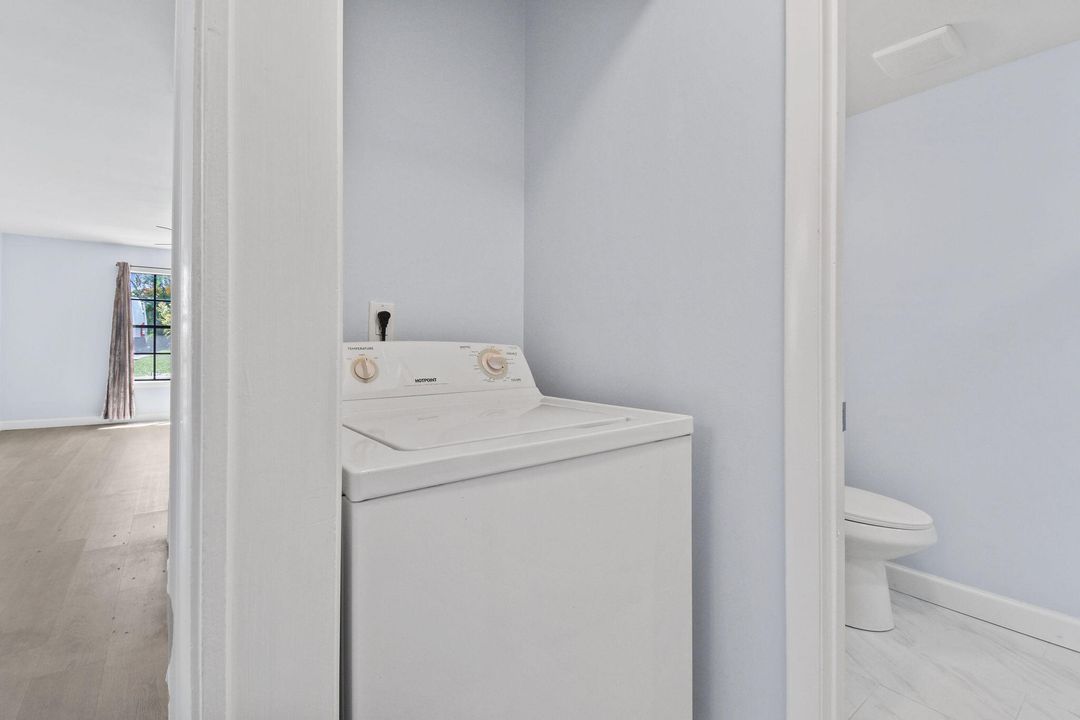 待售: $284,900 (2 贝兹, 2 浴室, 1384 平方英尺)