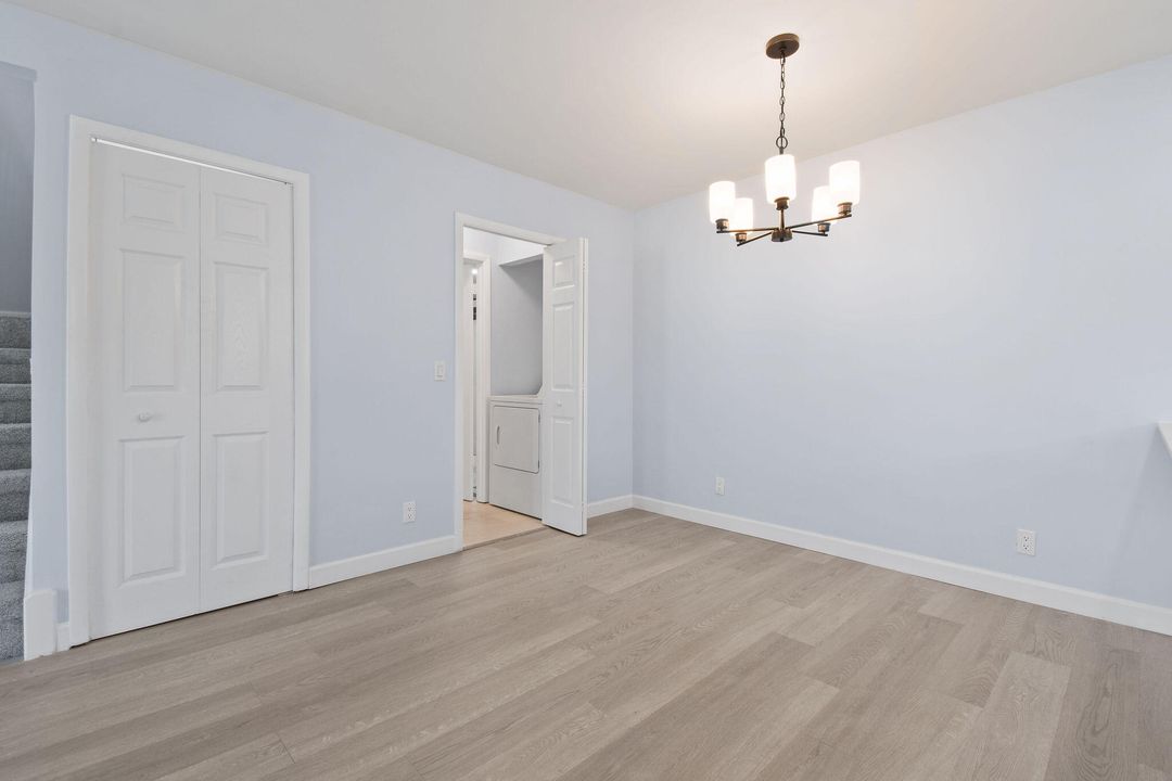 待售: $284,900 (2 贝兹, 2 浴室, 1384 平方英尺)