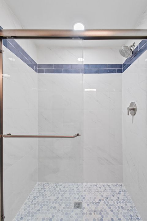 待售: $284,900 (2 贝兹, 2 浴室, 1384 平方英尺)