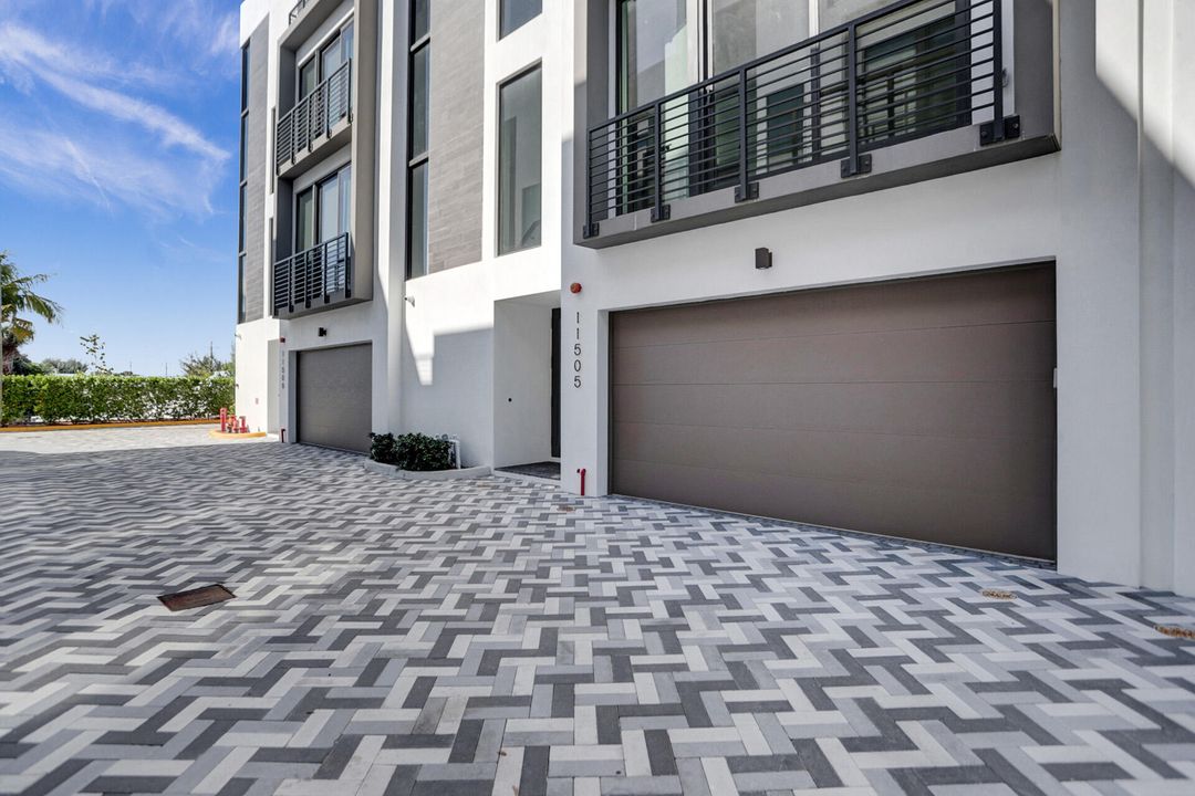 For Rent: $15,000 (3 beds, 4 baths, 3304 Square Feet)