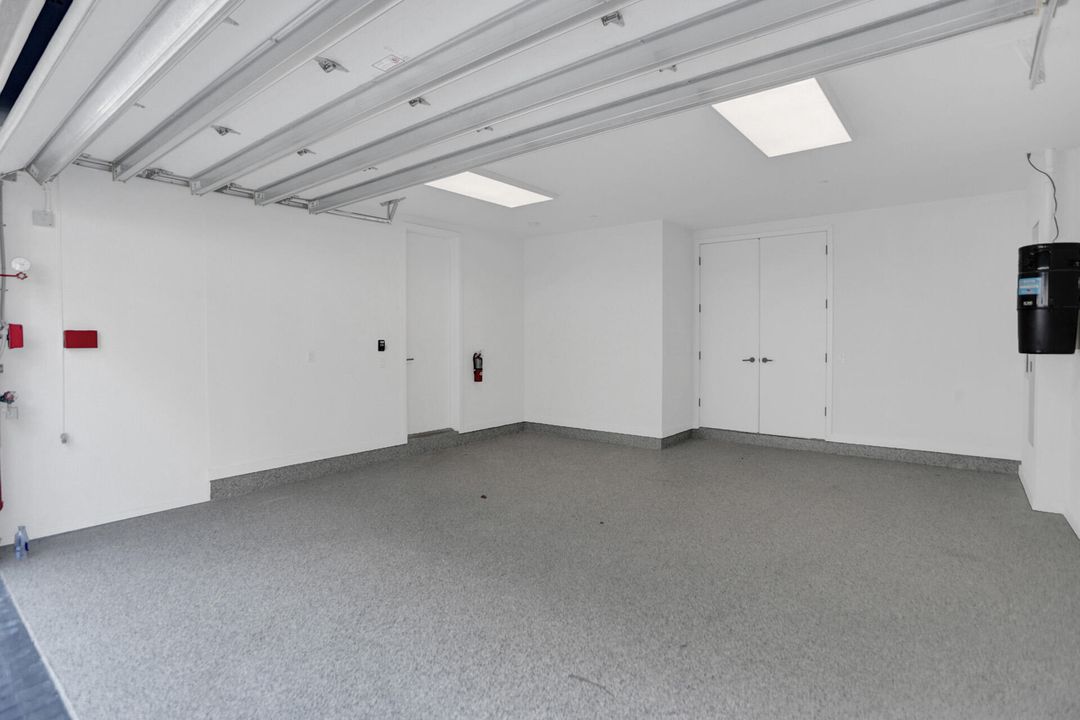 For Rent: $15,000 (3 beds, 4 baths, 3304 Square Feet)