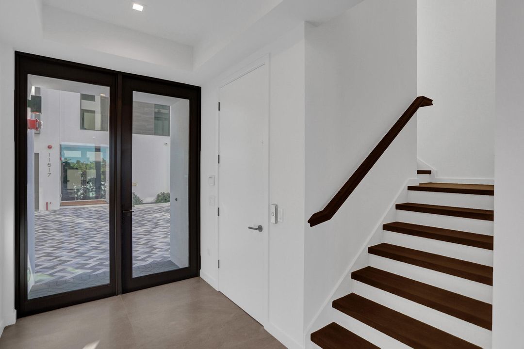 For Rent: $15,000 (3 beds, 4 baths, 3304 Square Feet)