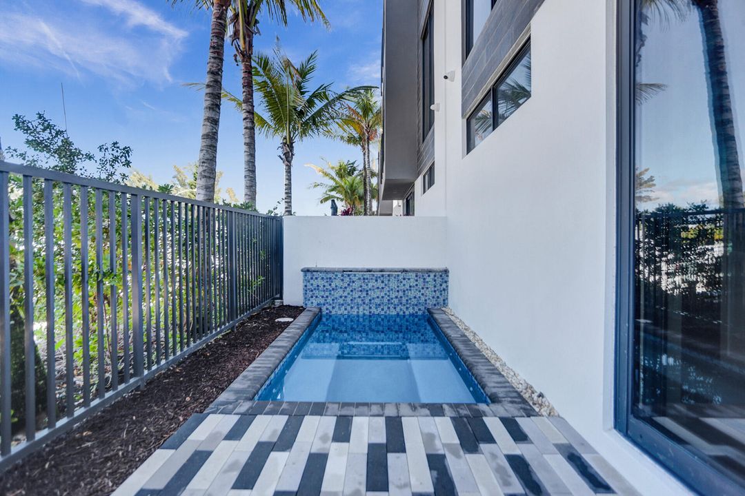 For Rent: $15,000 (3 beds, 4 baths, 3304 Square Feet)