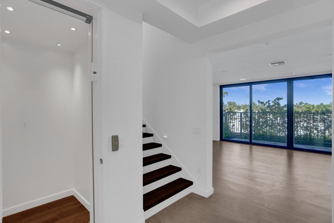 For Rent: $15,000 (3 beds, 4 baths, 3304 Square Feet)