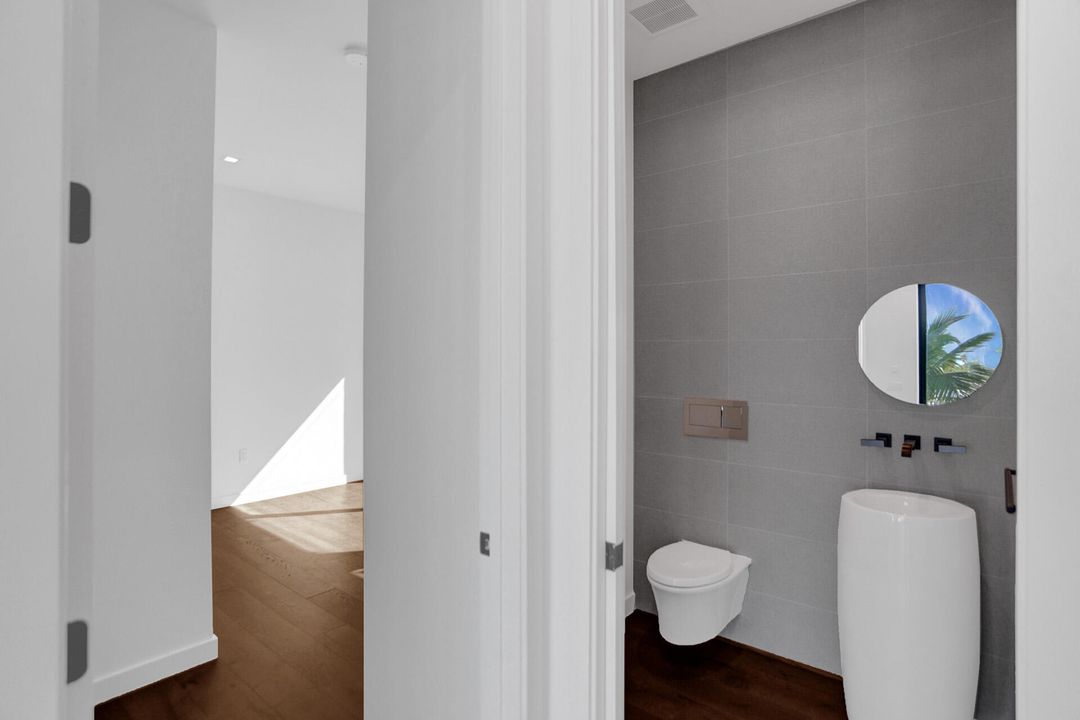 For Rent: $15,000 (3 beds, 4 baths, 3304 Square Feet)