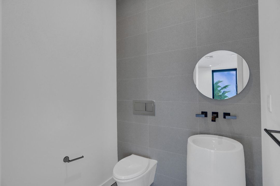 For Rent: $15,000 (3 beds, 4 baths, 3304 Square Feet)