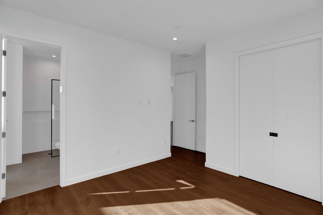 For Rent: $15,000 (3 beds, 4 baths, 3304 Square Feet)