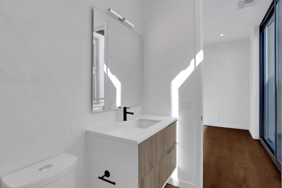 For Rent: $15,000 (3 beds, 4 baths, 3304 Square Feet)